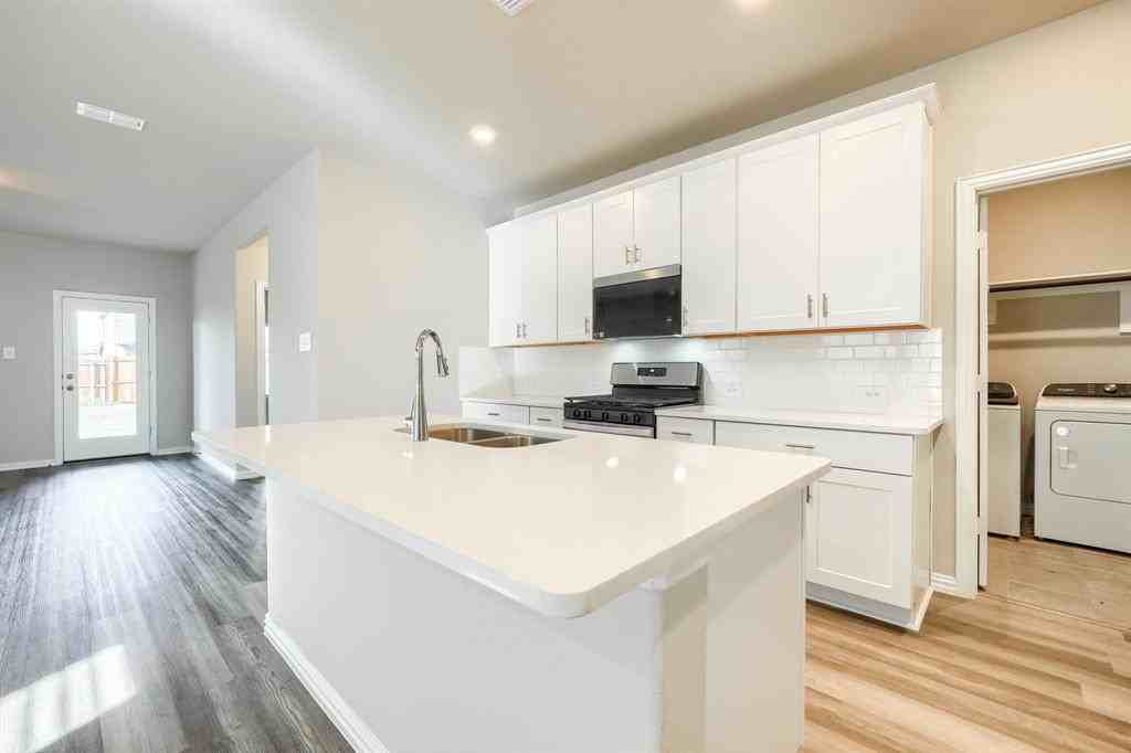 620 Hemingway Lane #620 - Photo 3 of 27