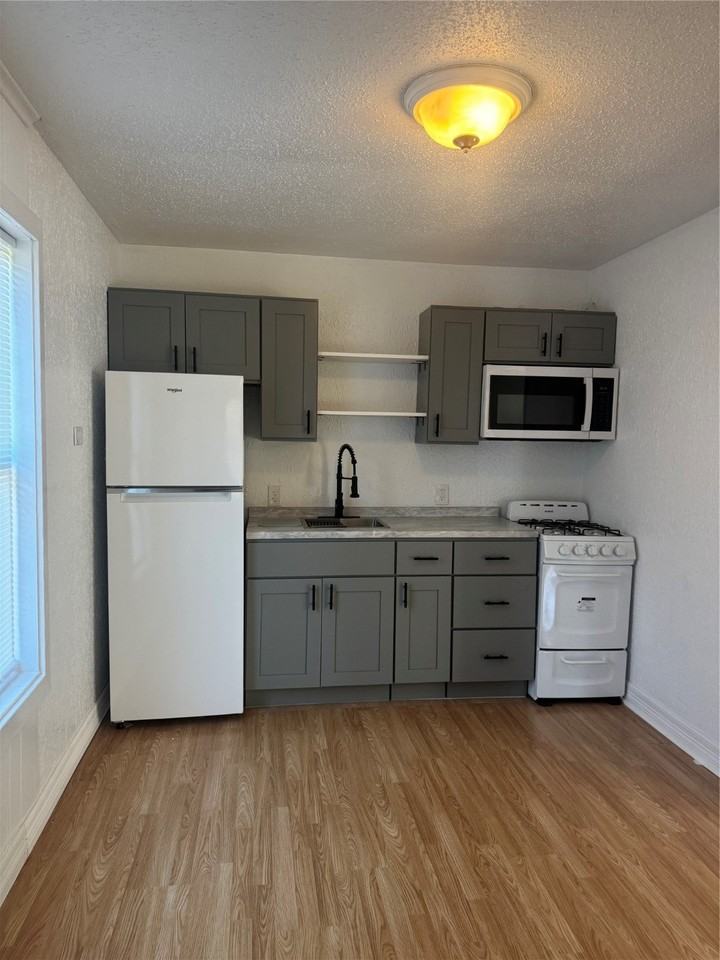 1747 5th St #1747AB - Photo 5 of 28