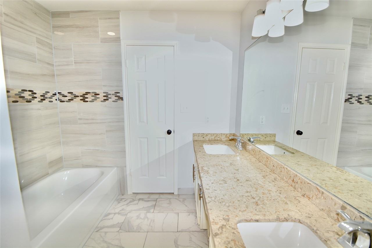 2020 Ward St #2020 - Photo 4 of 19