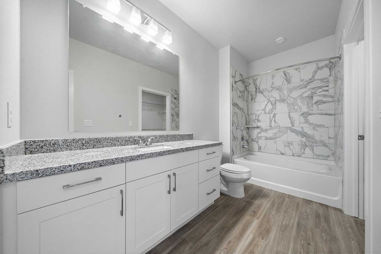 19815 Kenswick Dr - Photo 2 of 9