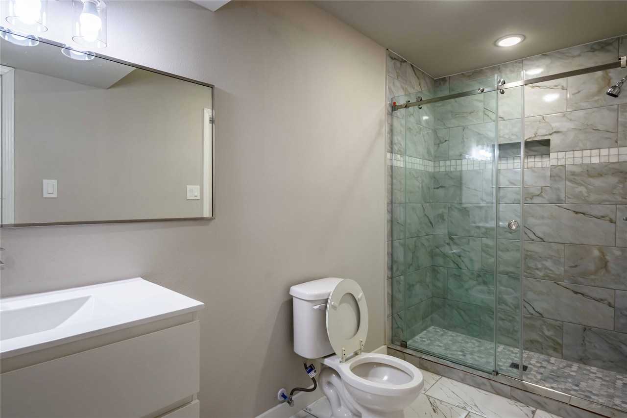 11933 Beechnut St #11933 - Photo 4 of 9