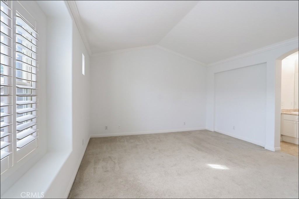 76 Rue Du Chateau #76 - Photo 3 of 33