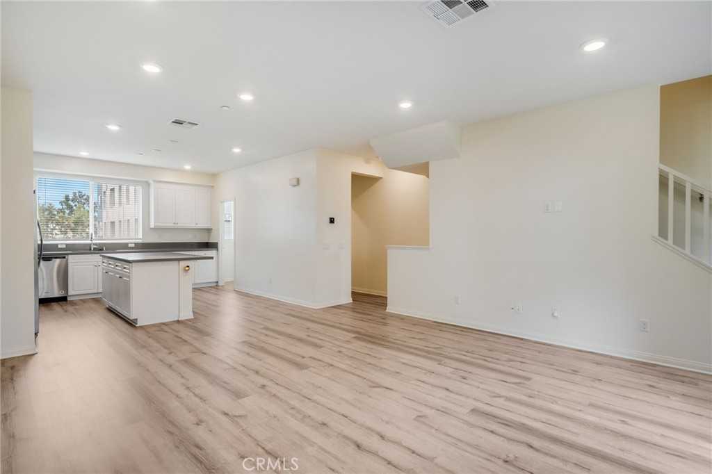 130 Unity #130 - Photo 3 of 27