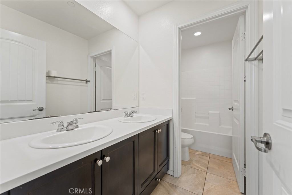 8022 Sea Salt Ave #8022 - Photo 5 of 35