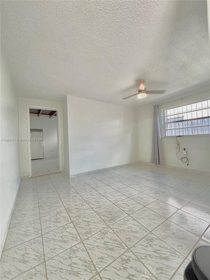 618 East 24th Street #618-1 - Photo 2 of 9