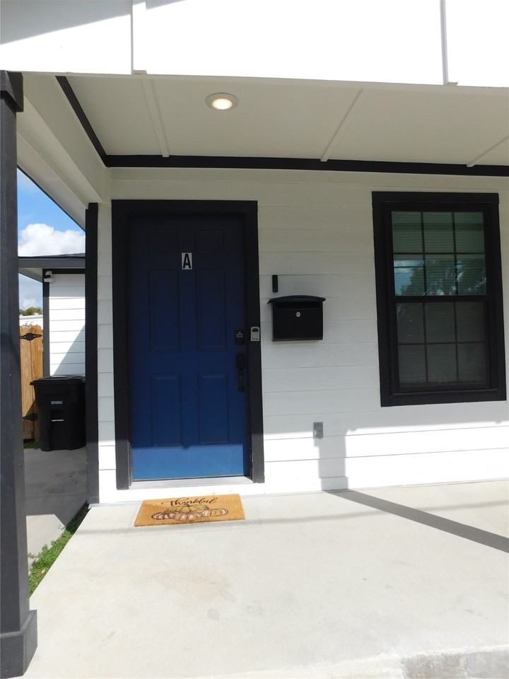 7109 Avenue L #7109A - Photo 2 of 14