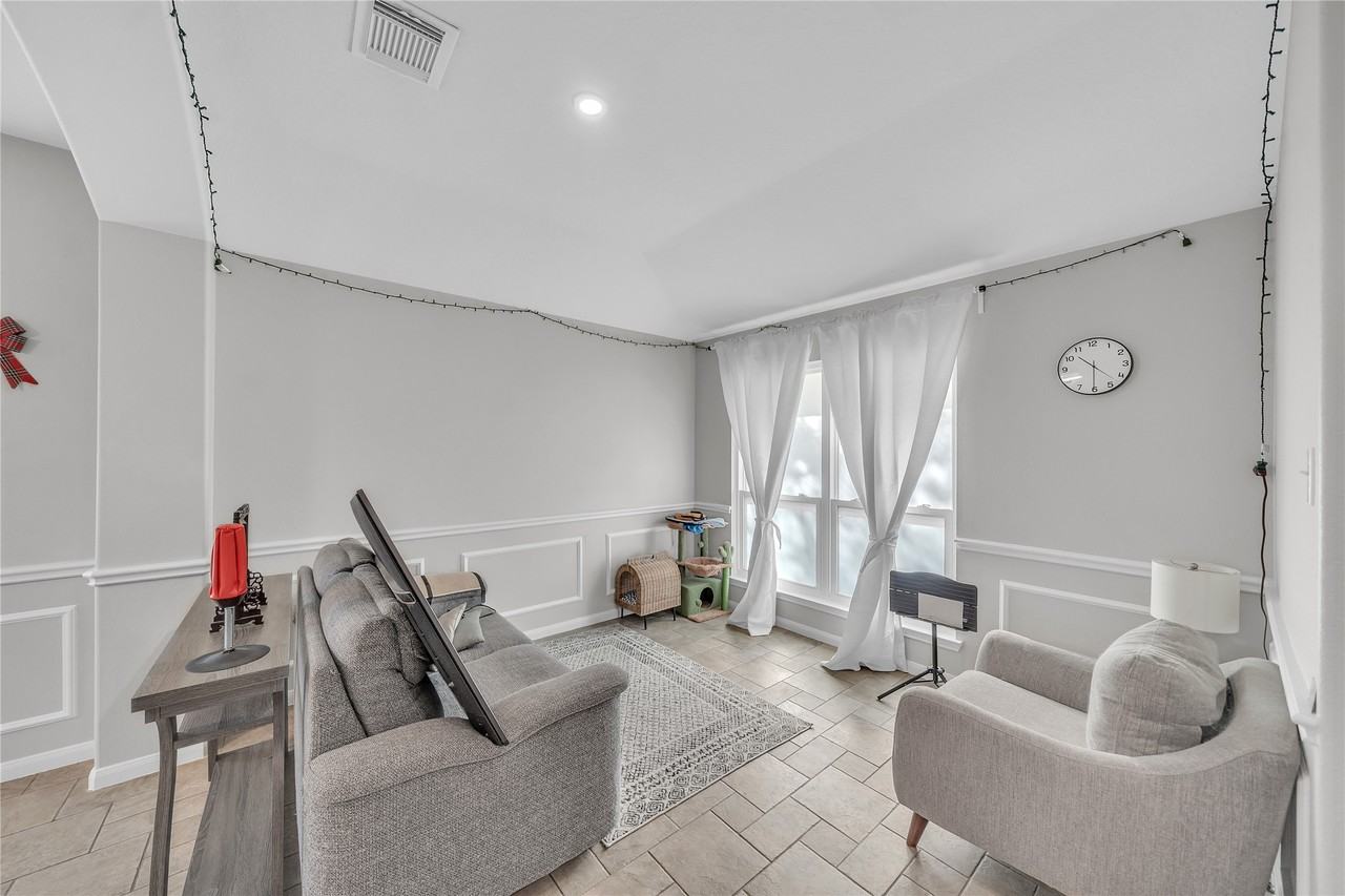 26702 Hawkstone Court #26702 - Photo 6 of 33