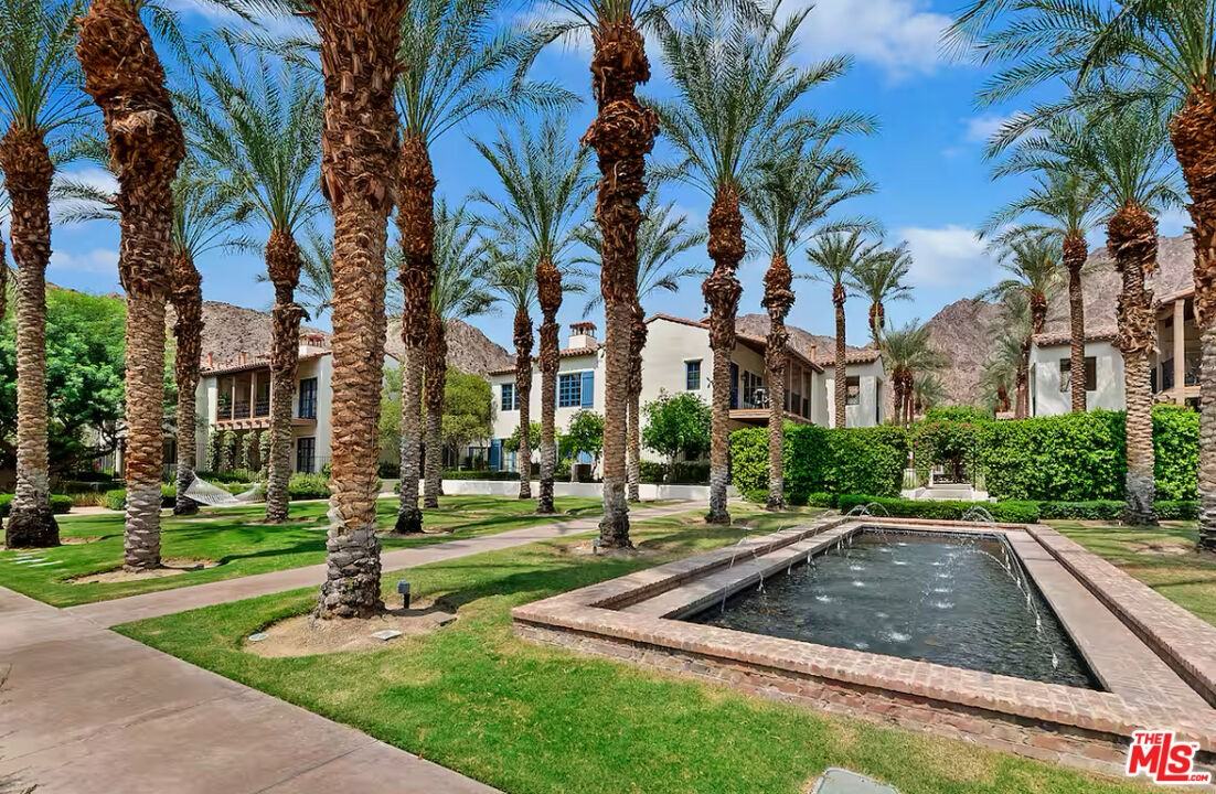 48613 Classic Drive #48613 - Photo 5 of 37