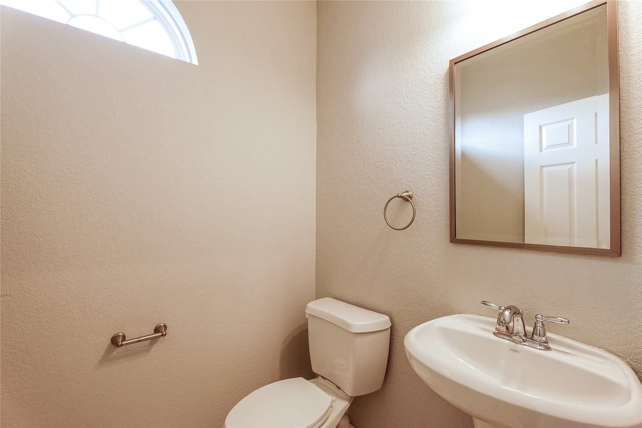 6011 Watford Bnd #6011 - Photo 7 of 23