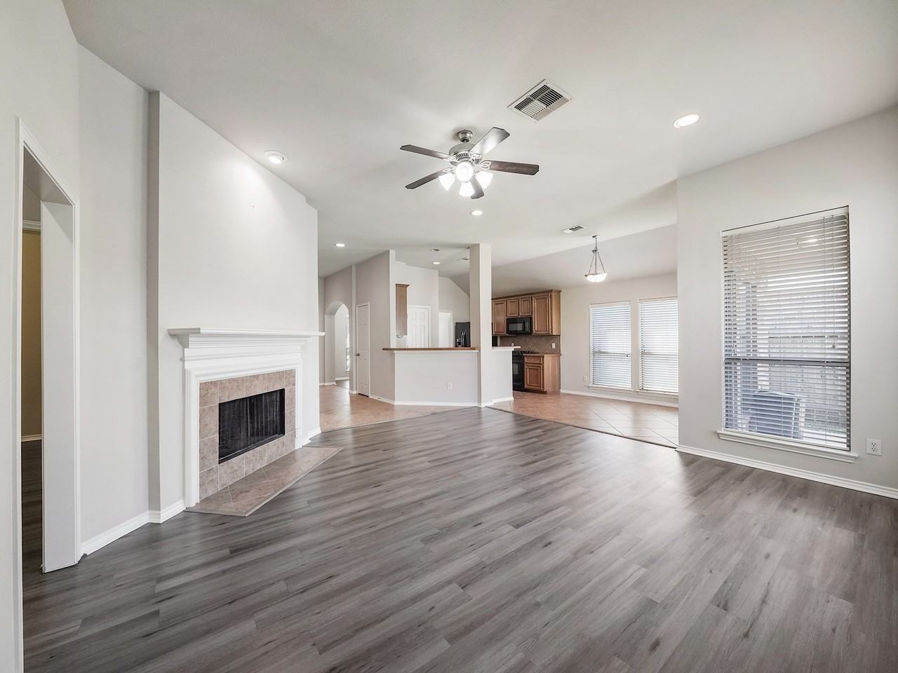 20110 Emerald Cliff Lane #20110 - Photo 3 of 20