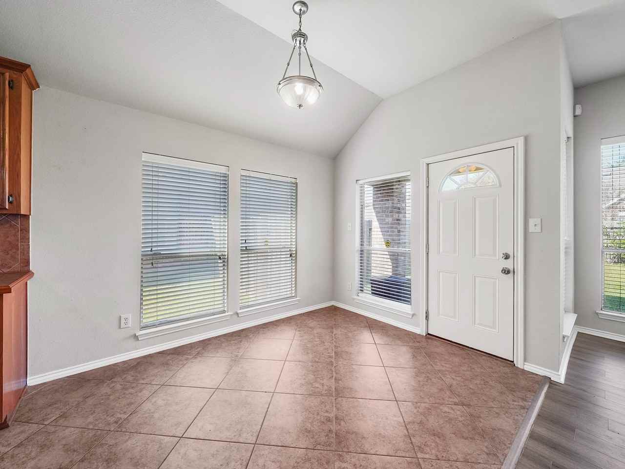 20110 Emerald Cliff Lane #20110 - Photo 5 of 20