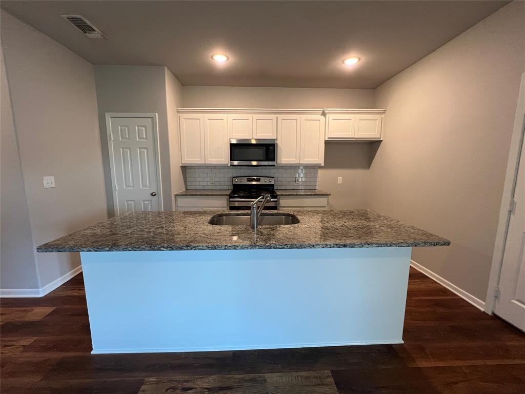 2713 Ginger Court #2713 - Photo 2 of 10