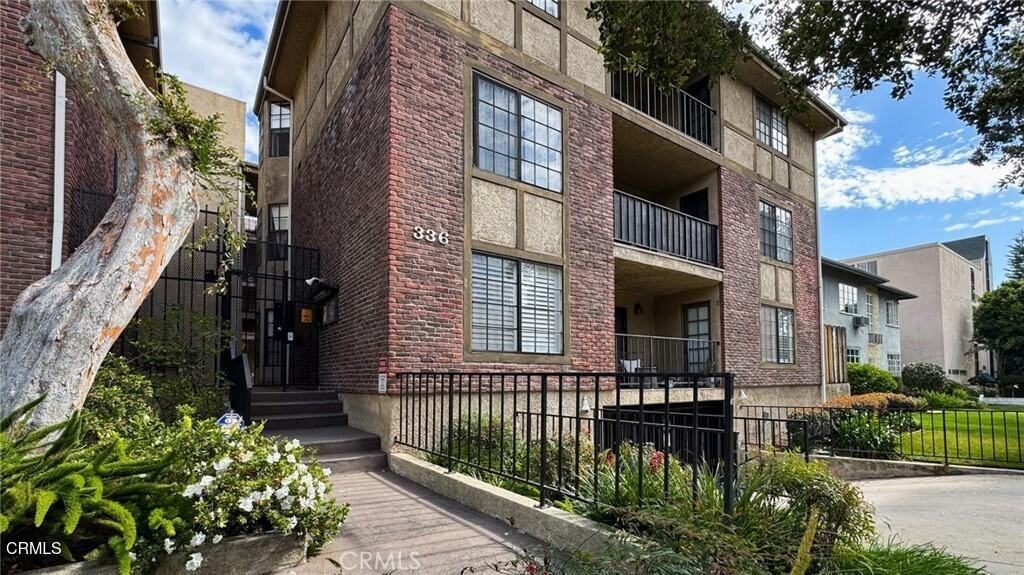 336 North Louise Street #336-17 - Photo 5 of 20