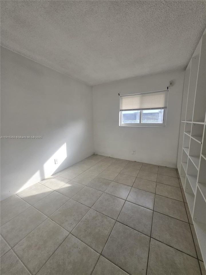 1400 North 17th Avenue #1400-1 - Photo 2 of 15