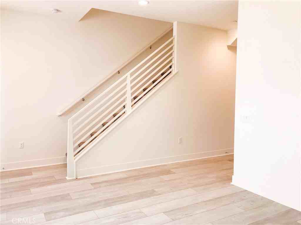 689 Doheny Street #689 - Photo 4 of 13