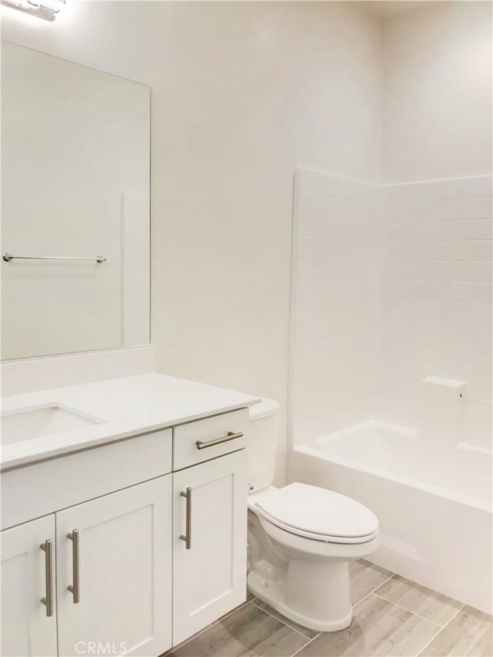 689 Doheny Street #689 - Photo 5 of 13