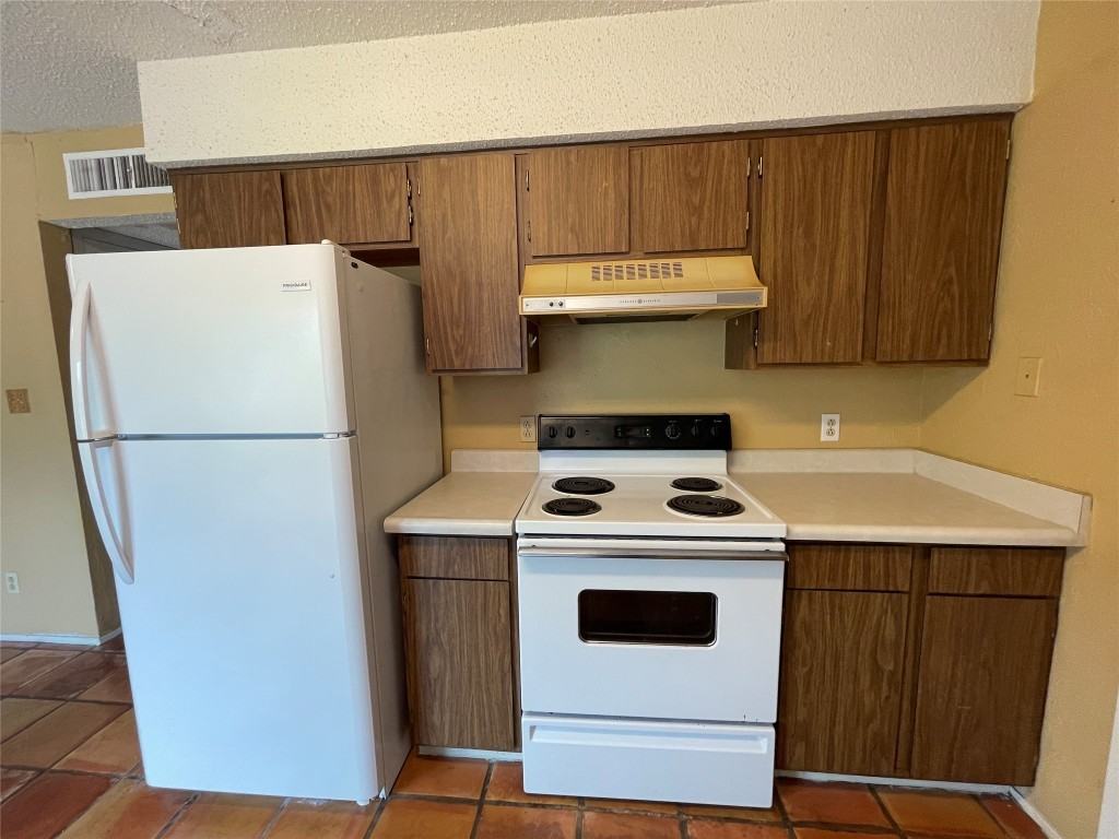 9611 Blue Creek Ln #9611 - Photo 3 of 50