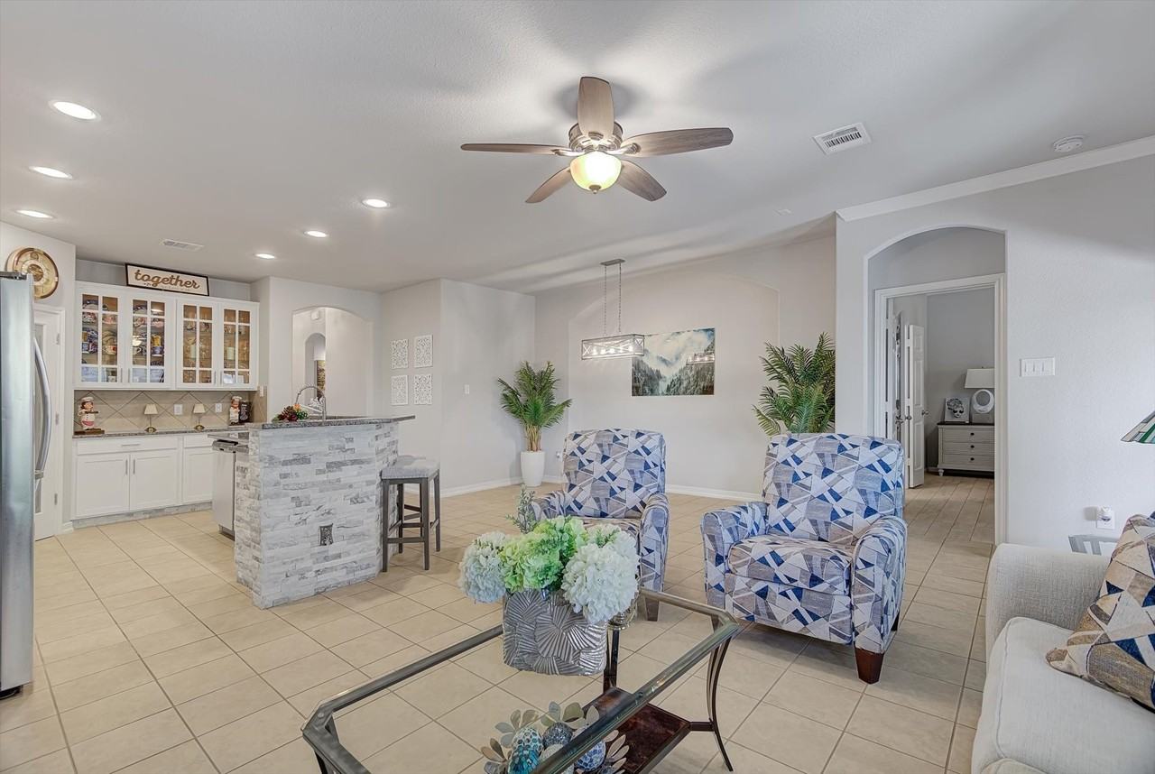 16514 Twinwalker Dr #16514 - Photo 6 of 35