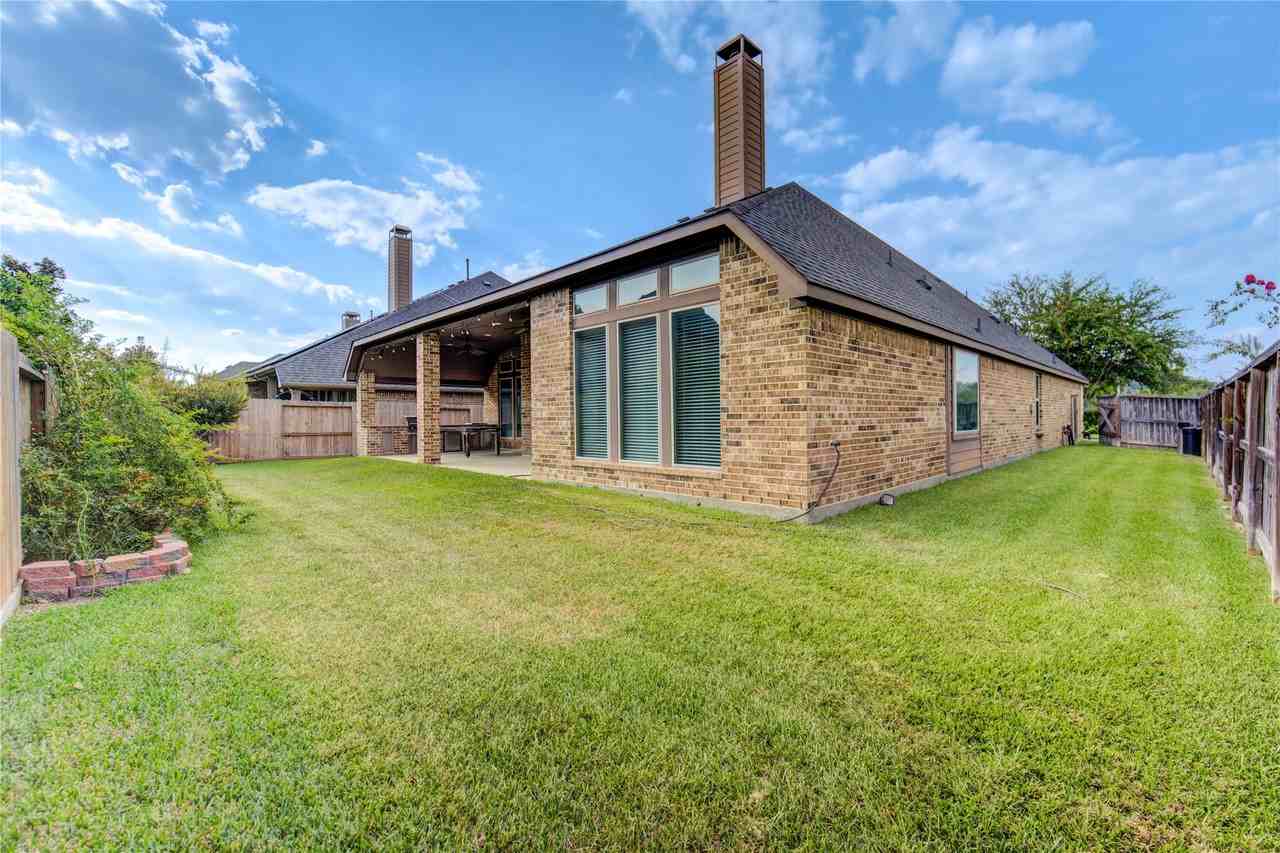 29103 Erica Lee Ct #29103 - Photo 3 of 49