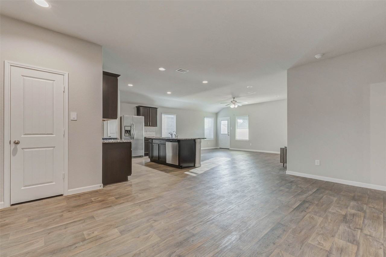 3314 Scout Island #3314 - Photo 3 of 39