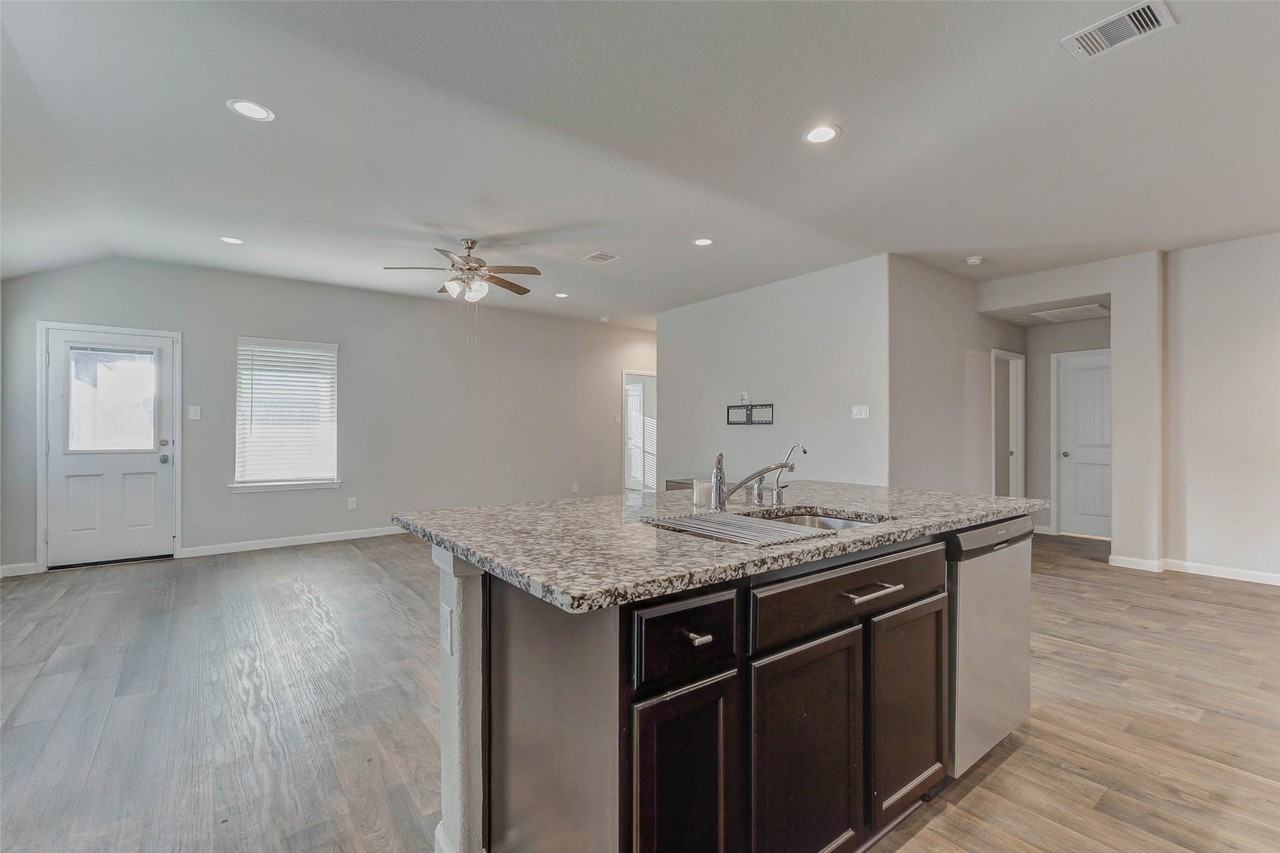 3314 Scout Island #3314 - Photo 5 of 39