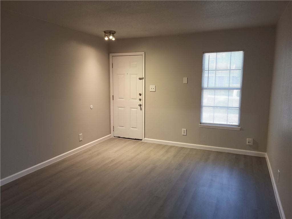 815 Ohio Ave #815-1 - Photo 7 of 12