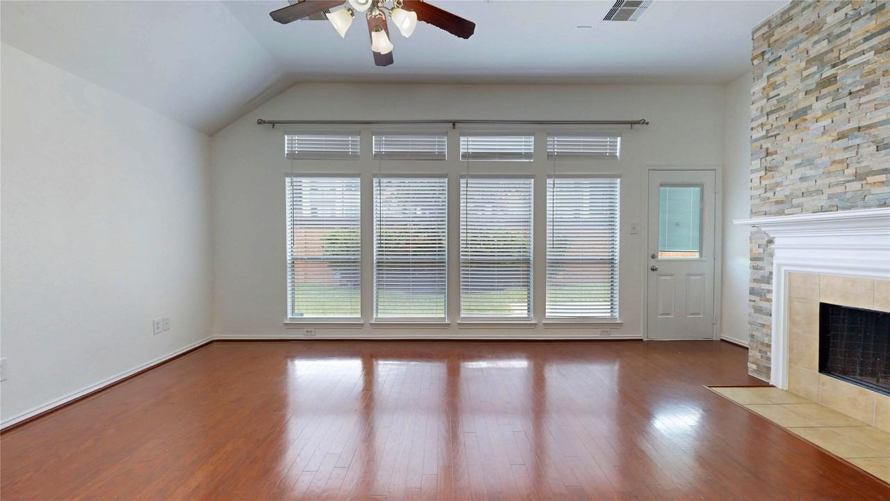 2001 Balsam Lake Lane #2001 - Photo 4 of 26