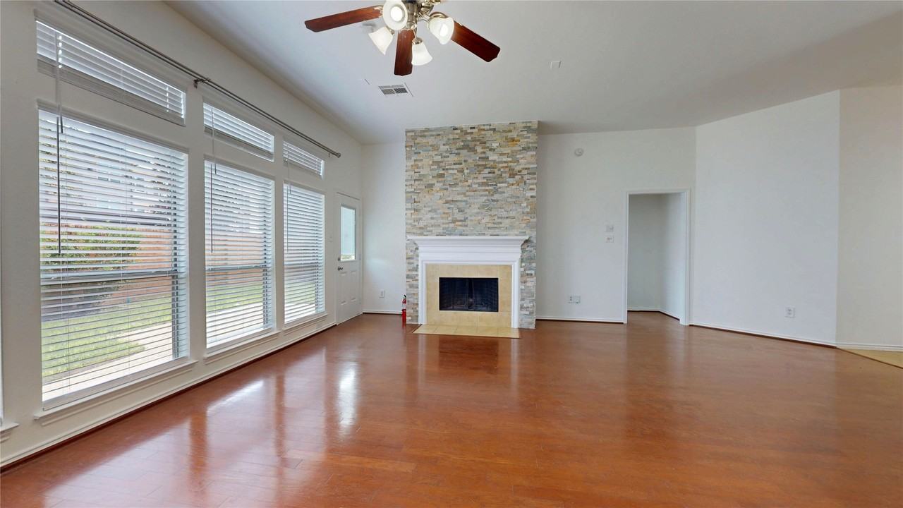 2001 Balsam Lake Lane #2001 - Photo 5 of 26