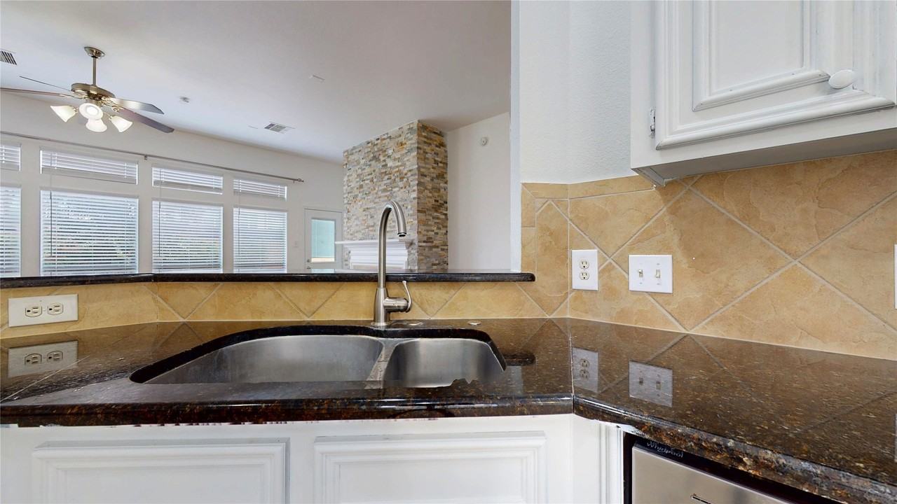 2001 Balsam Lake Lane #2001 - Photo 7 of 26