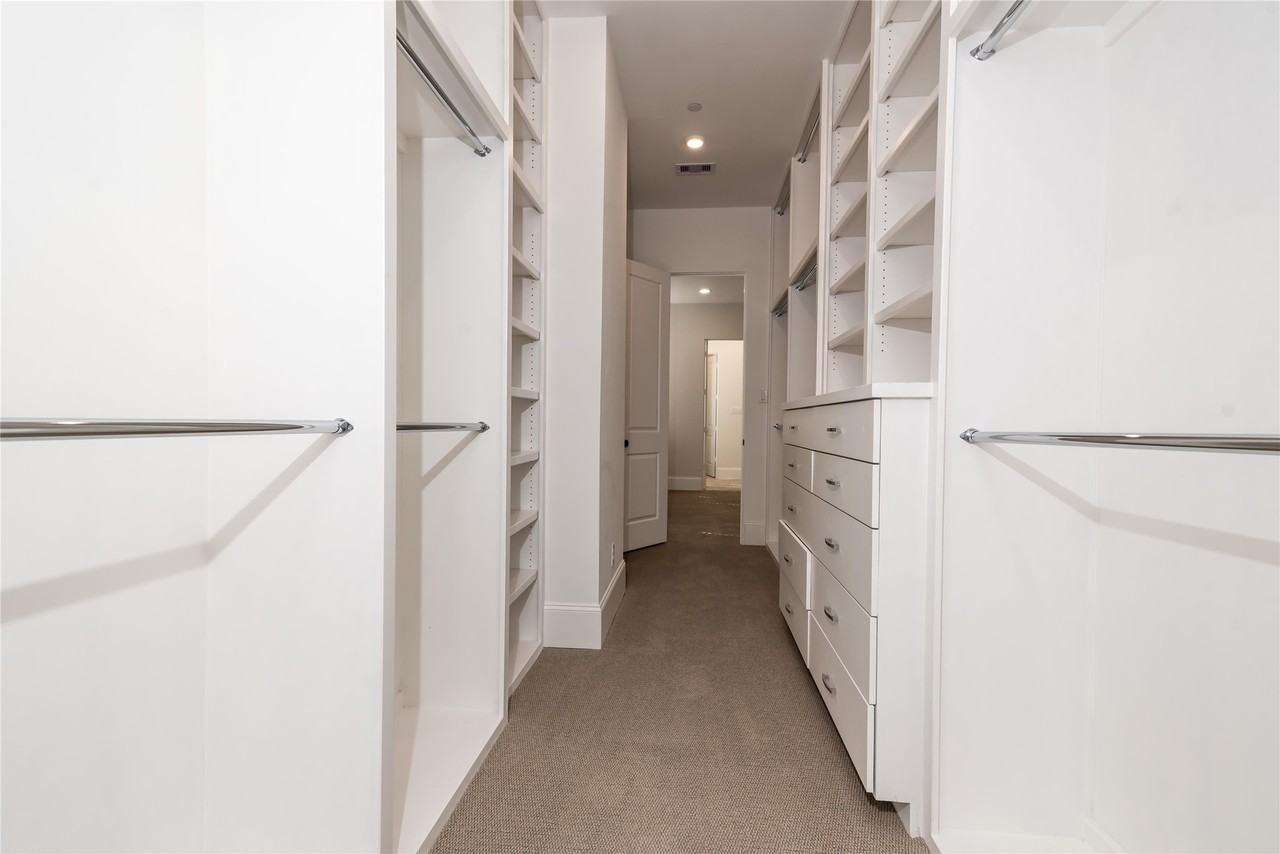 3821 North Braeswood Boulevard #3821E - Photo 3 of 18