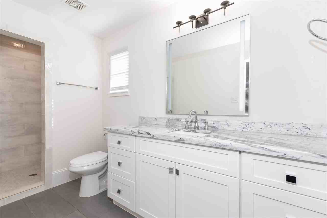 3821 North Braeswood Boulevard #3821E - Photo 7 of 18