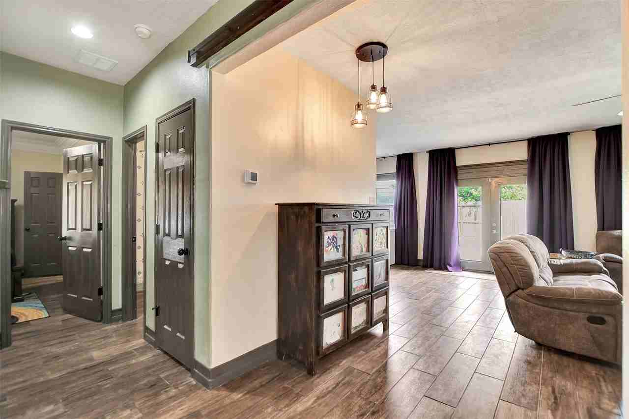 6706 Lindale Manor Ct #6706 - Photo 5 of 47