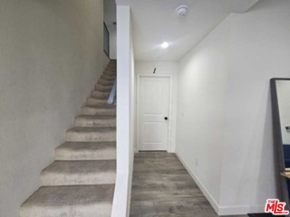 868 N Edgemont St #868 - Photo 4 of 15