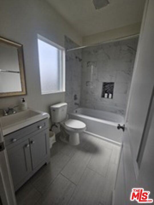 868 N Edgemont St #868 - Photo 6 of 15