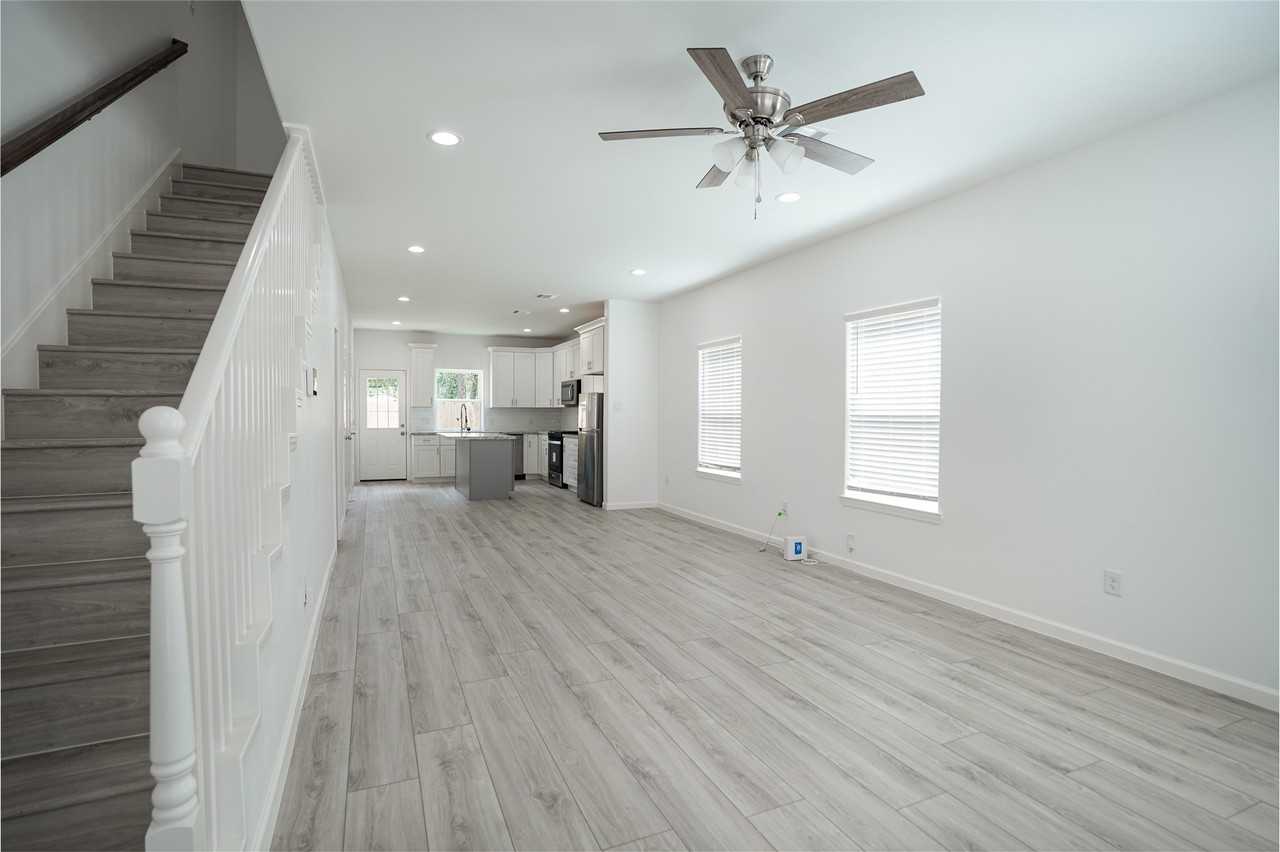 7914 Laura Koppe Rd #7914B - Photo 6 of 14