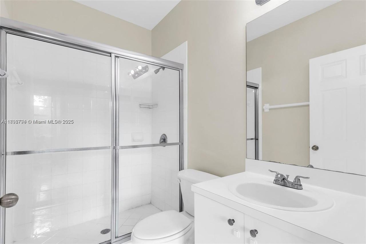 1395 Ne 33rd Ave #1395-20626 - Photo 3 of 24
