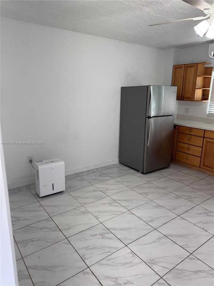 28835 Southwest 162nd Avenue #28835-2 - Photo 6 of 8