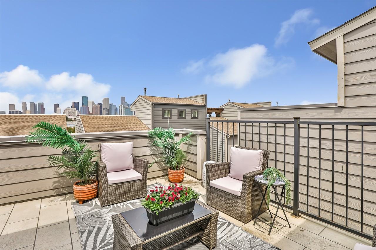 1310 Roberts St #1310 - Photo 6 of 30