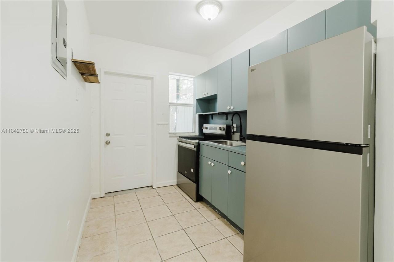 109 Nw 6th Ave #109-6 - Photo 5 of 43