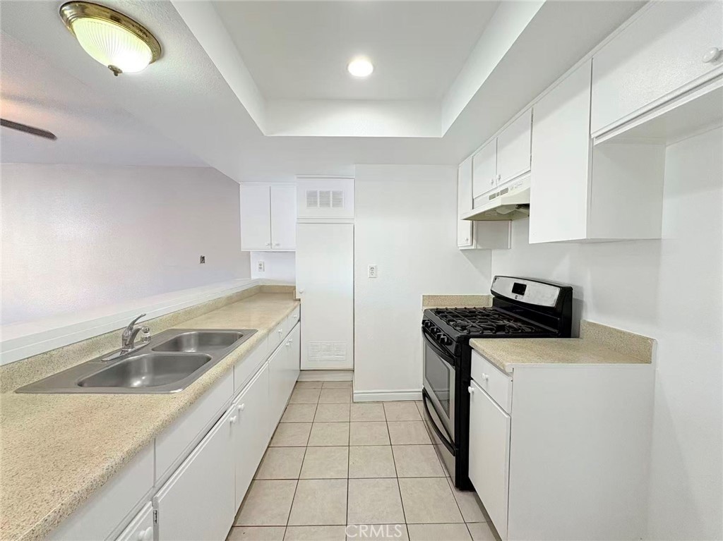 322 W Avenue 38 #322G - Photo 4 of 12