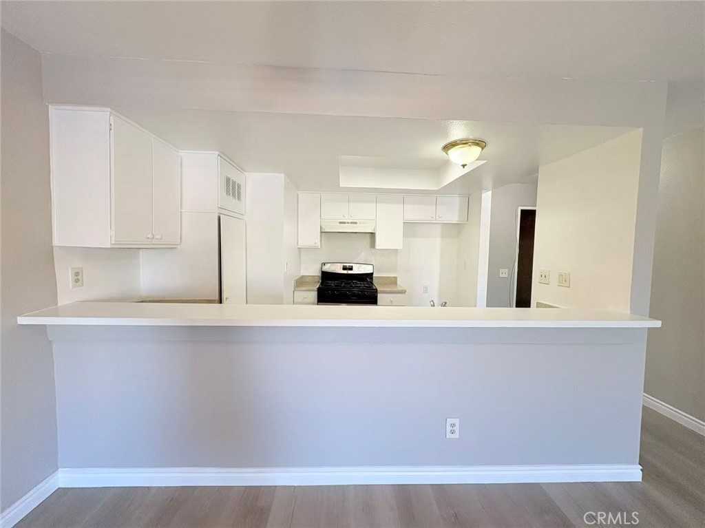 322 W Avenue 38 #322G - Photo 5 of 12