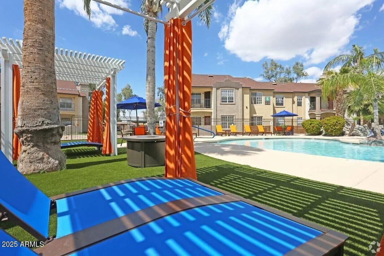 250 S Elizabeth Way #250B3 - Photo 2 of 16