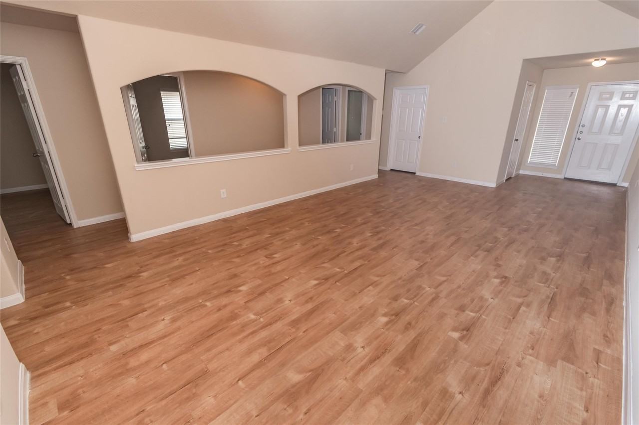 2454 Peterborough Way #2454 - Photo 6 of 10