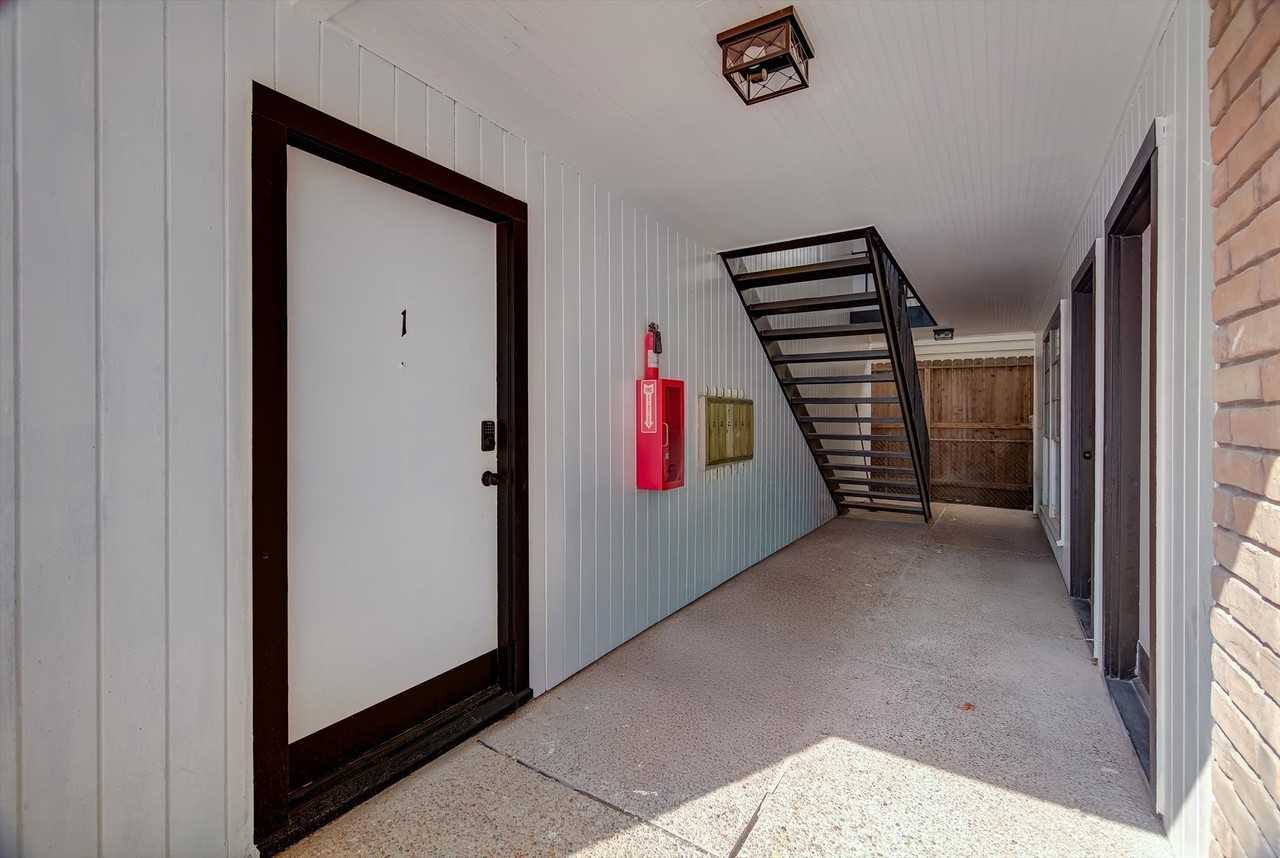 1915 Mcduffie Street #1915-1 - Photo 5 of 20