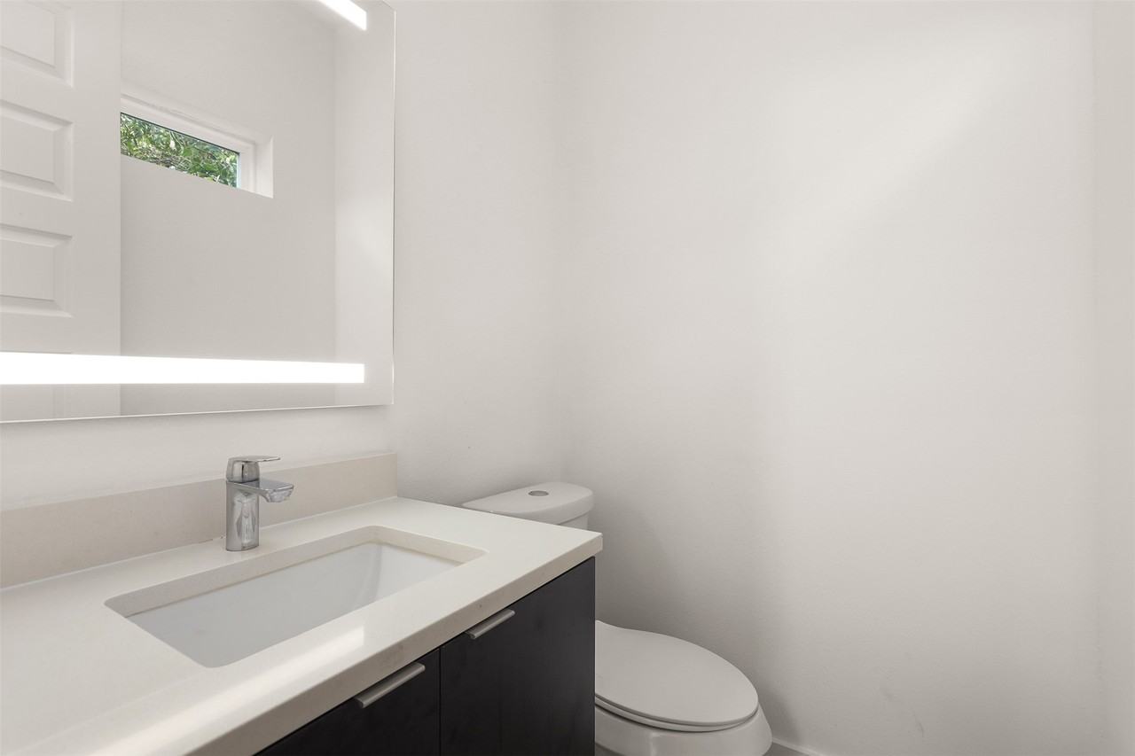 500 Schweikhardt St #500A - Photo 2 of 32