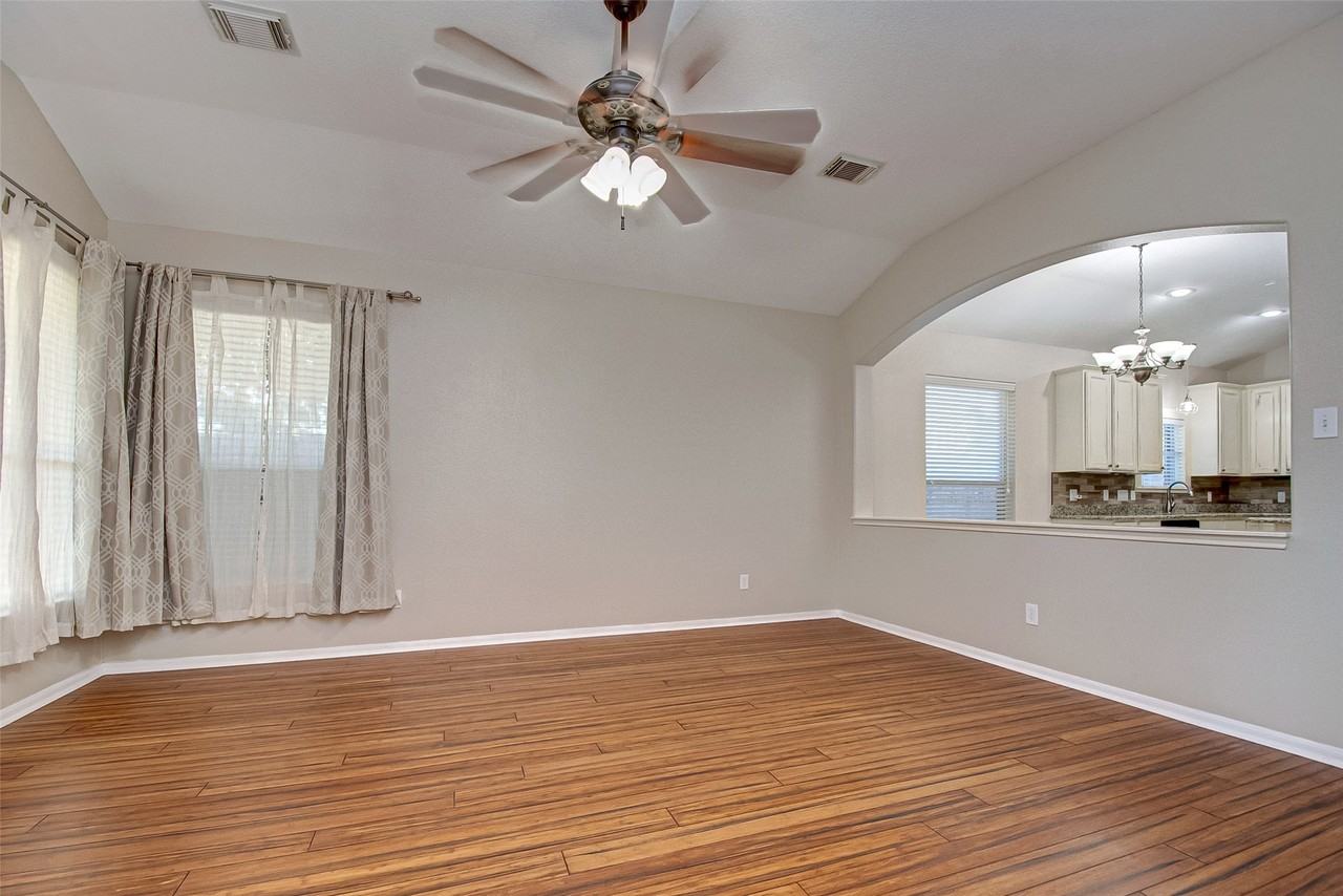 26439 Richwood Oaks Dr #26439 - Photo 4 of 31