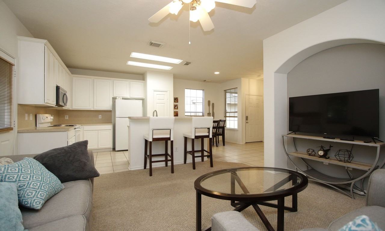 191 N Burberry Park Cir #191 - Photo 3 of 33