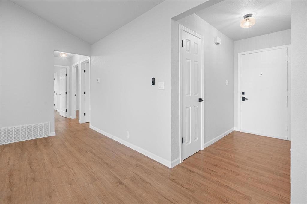 414 Hallmark Dr #414 - Photo 2 of 31