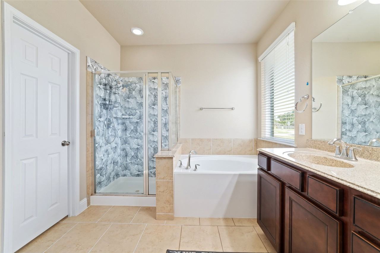 2023 Wembley Way #2023 - Photo 4 of 30