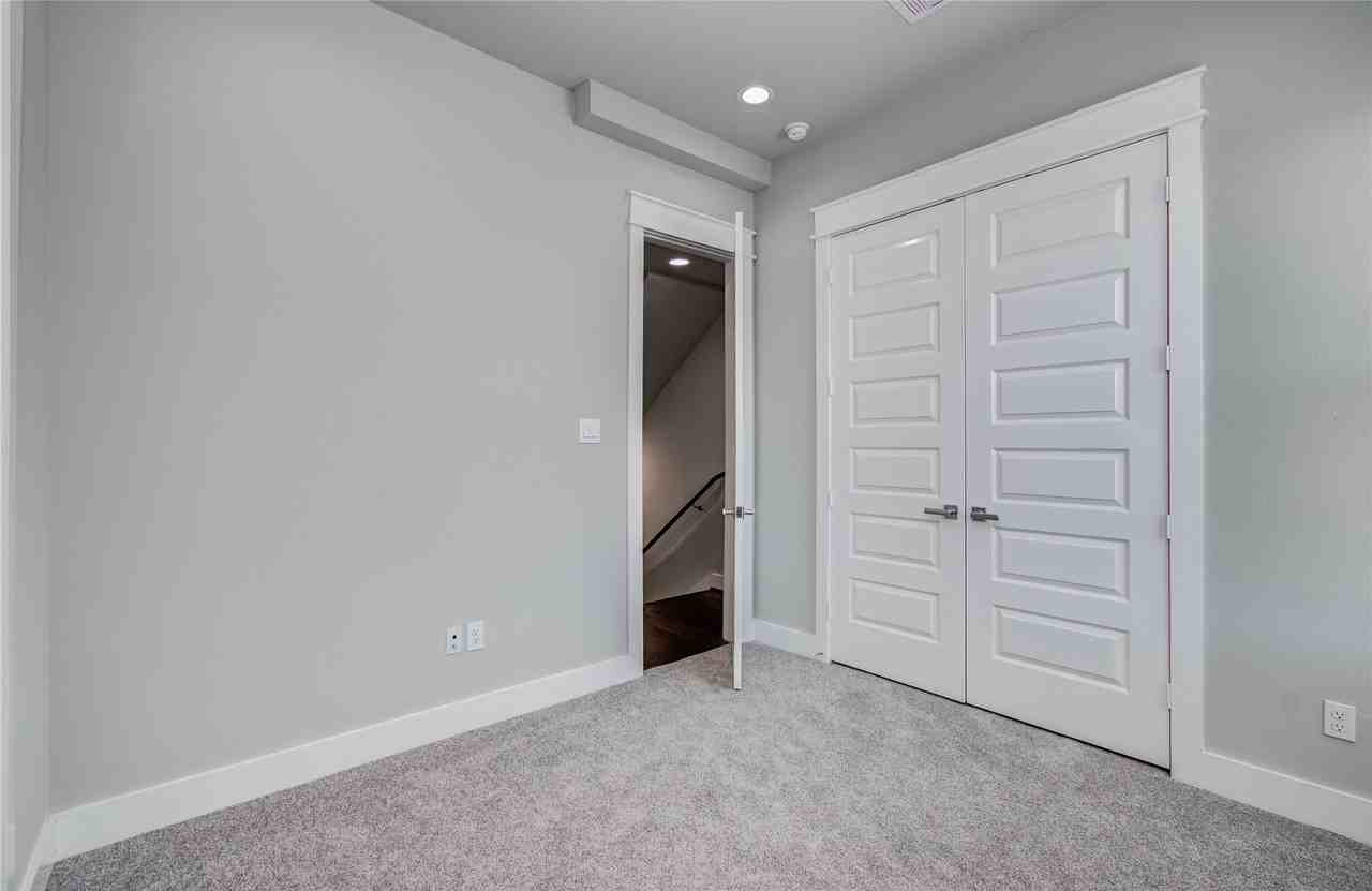 2116 Naomi St #2116B - Photo 4 of 34